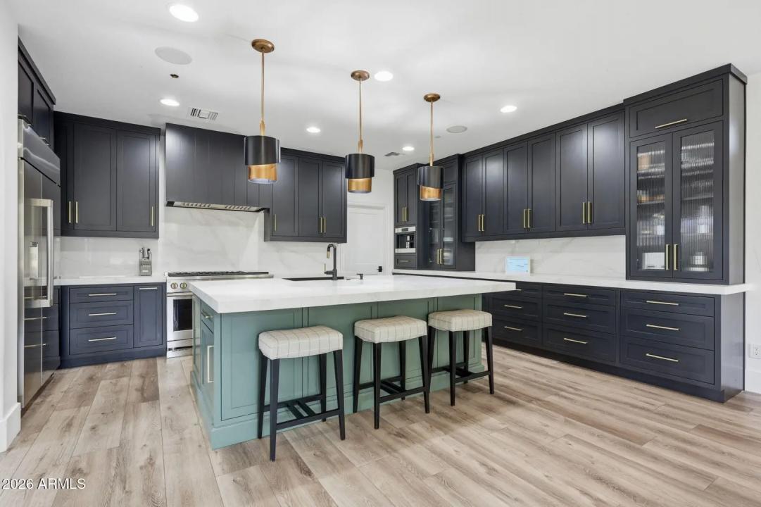 Real Estate Picture 10