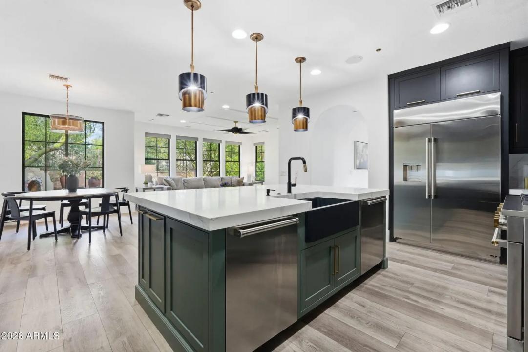 Real Estate Picture 12