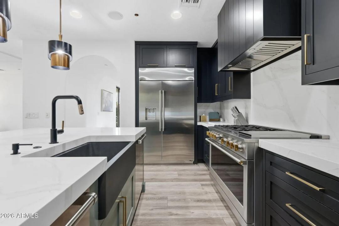 Real Estate Picture 13