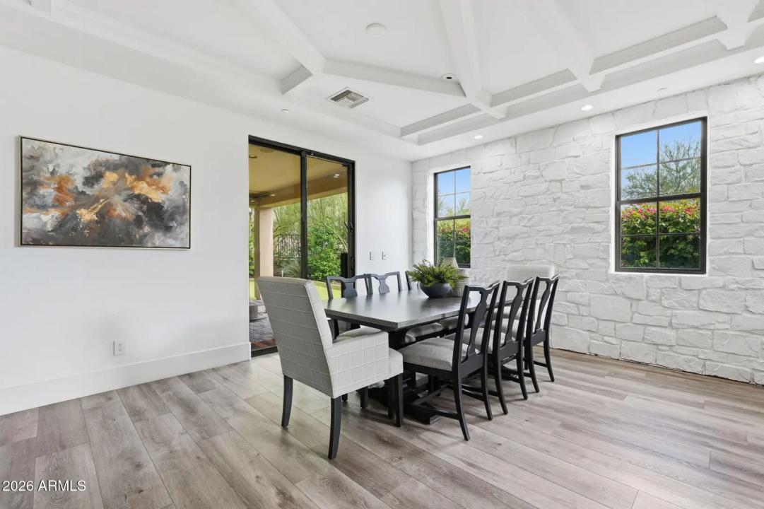 Real Estate Picture 8