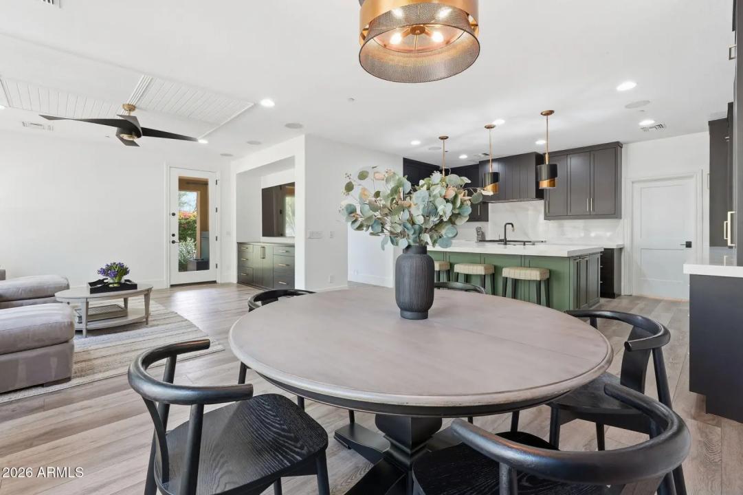 Real Estate Picture 14