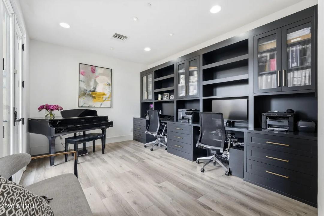 Real Estate Picture 18