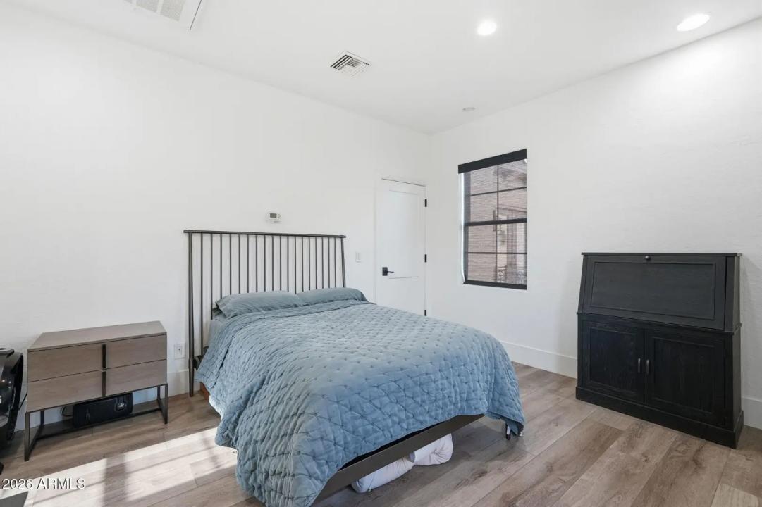 Real Estate Picture 39