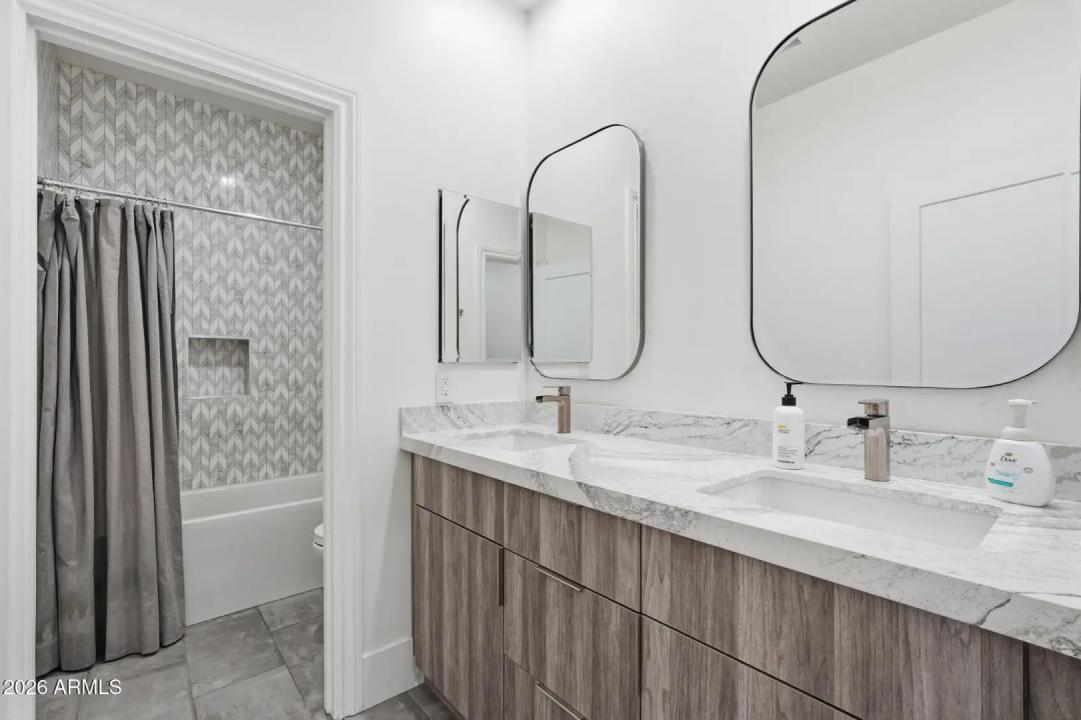 Real Estate Picture 35