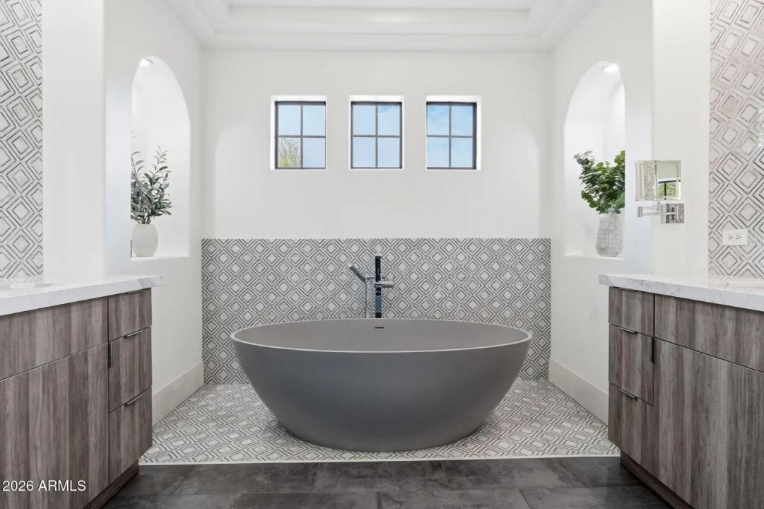 Real Estate Picture 25