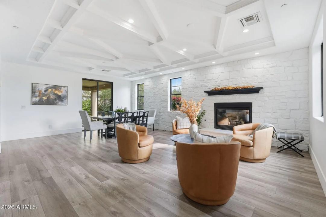 Real Estate Picture 6