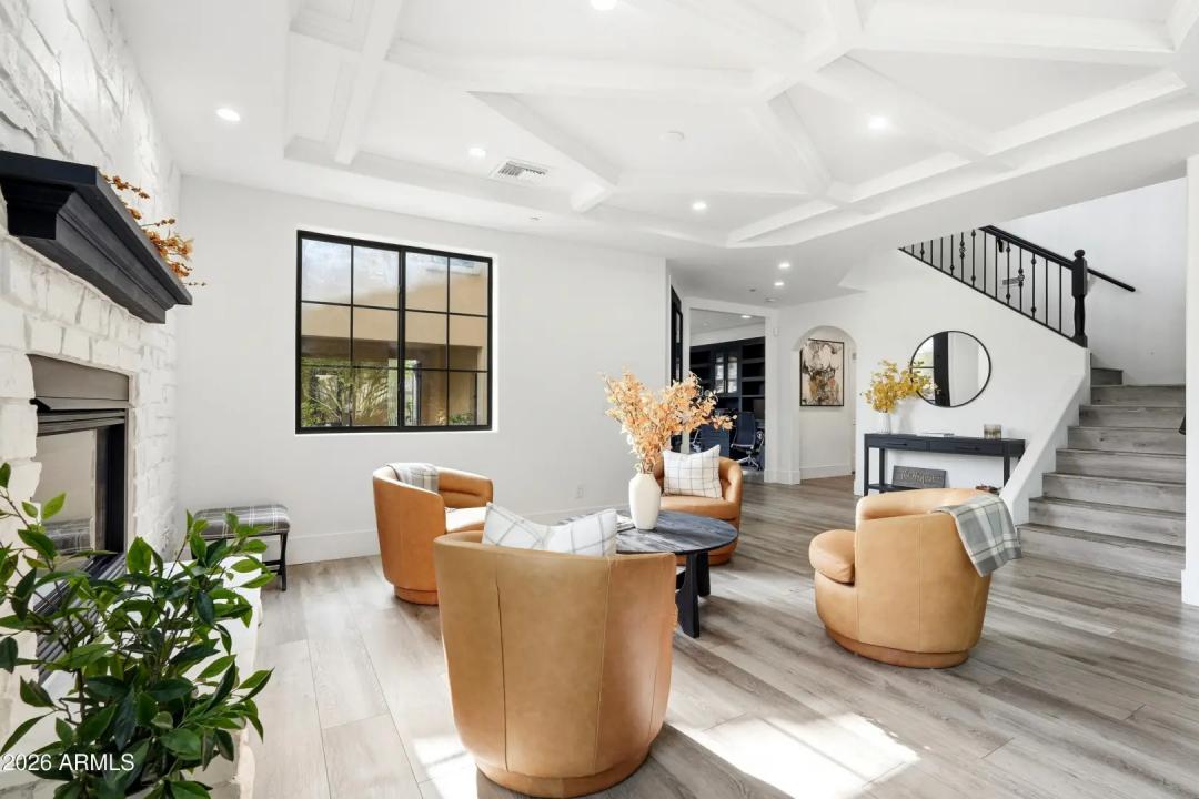 Real Estate Picture 5