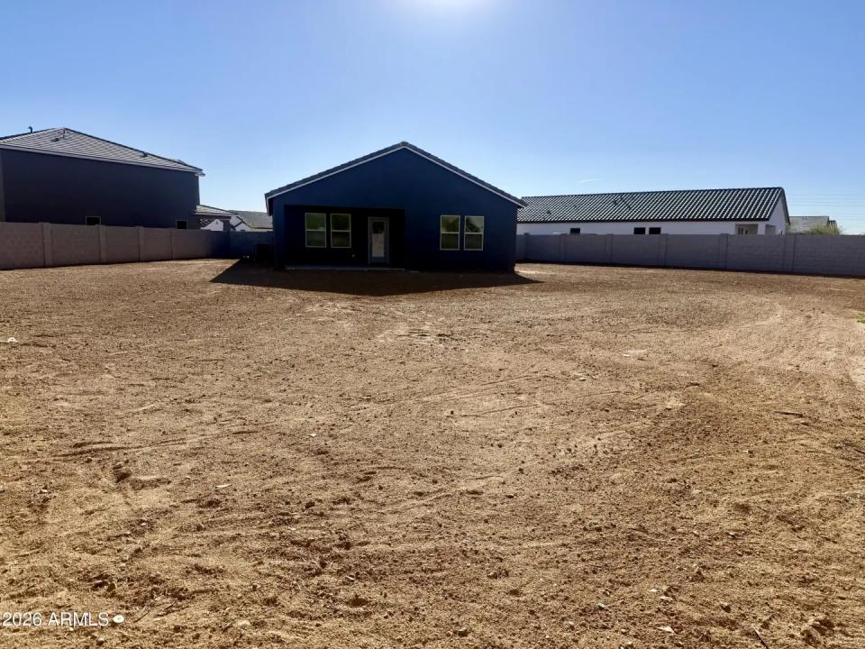 Real Estate Picture 4