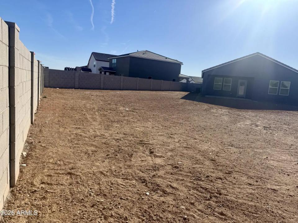 Real Estate Picture 5