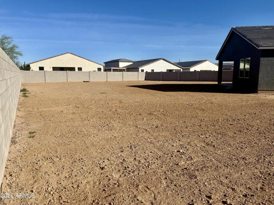 Real Estate Picture 8