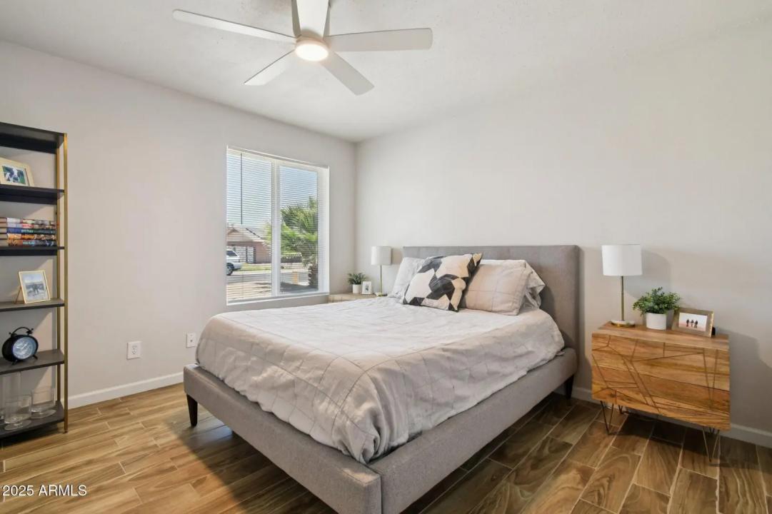 Real Estate Picture 11