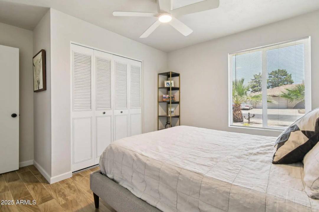 Real Estate Picture 12