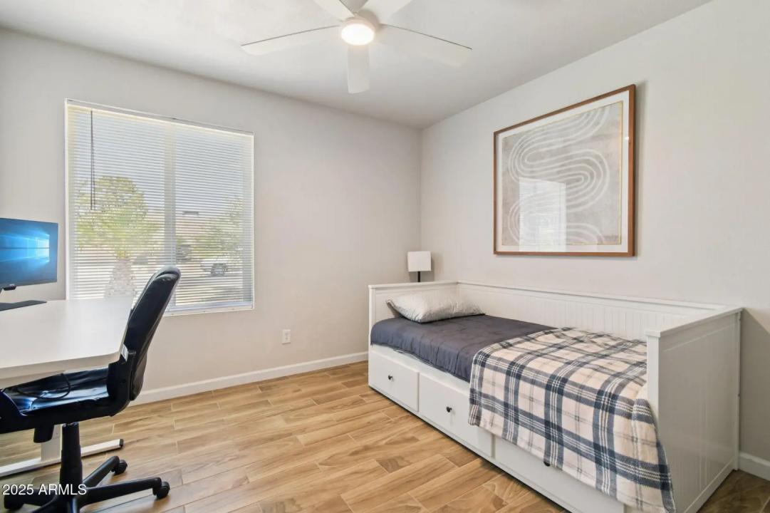 Real Estate Picture 13