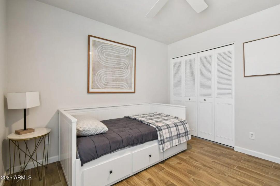 Real Estate Picture 14