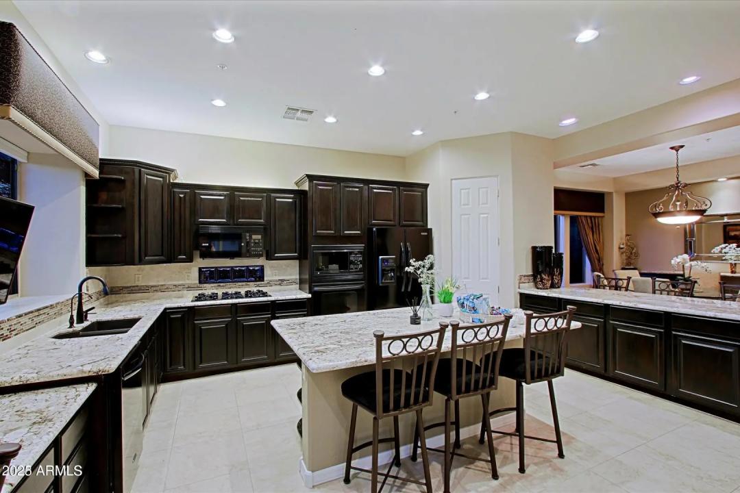 Real Estate Picture 5