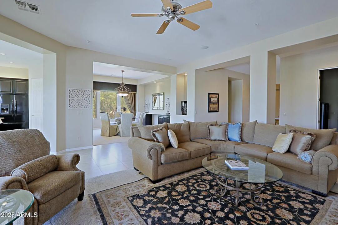 Real Estate Picture 9