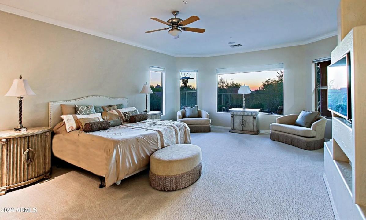 Real Estate Picture 14