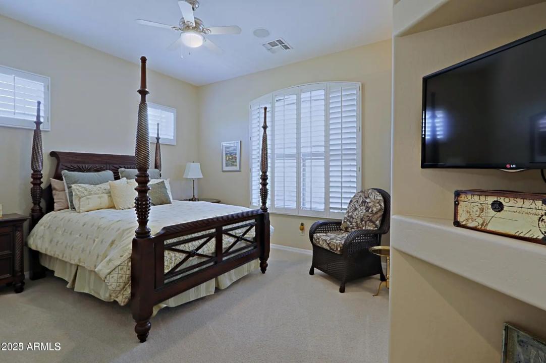 Real Estate Picture 23