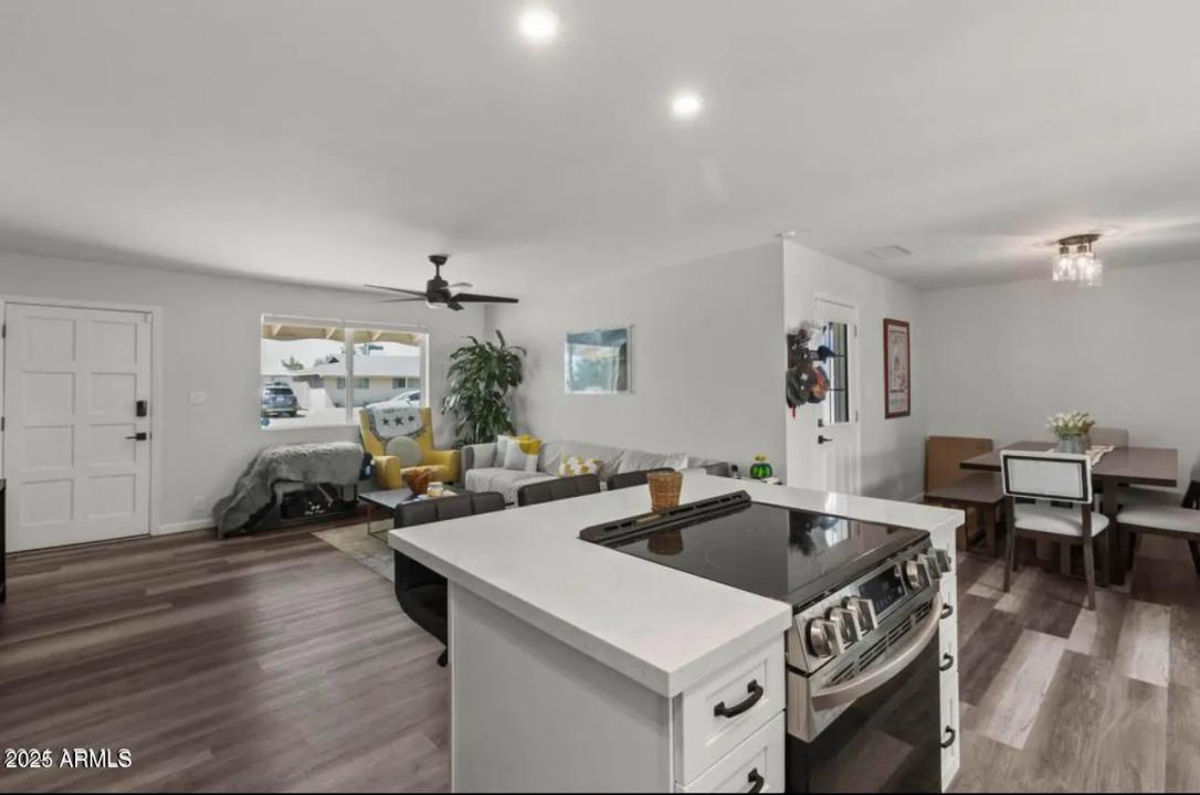 Real Estate Picture 7