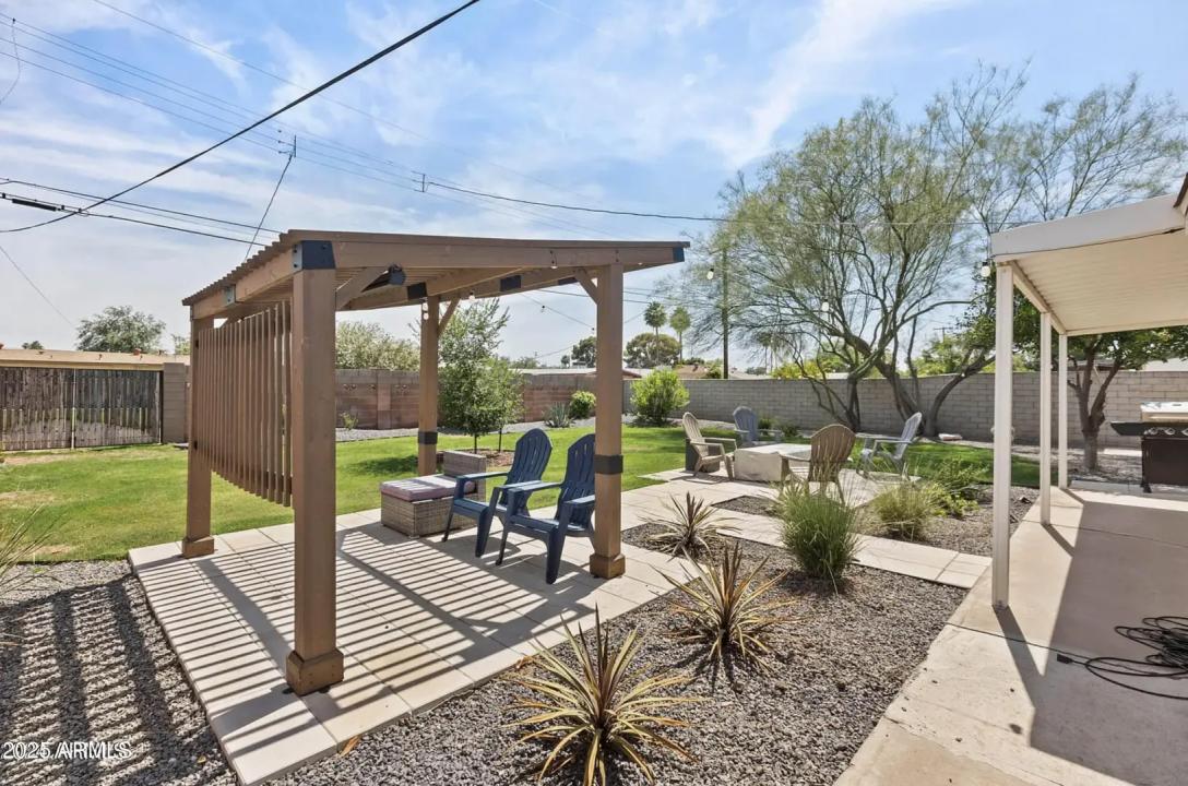 Real Estate Picture 13