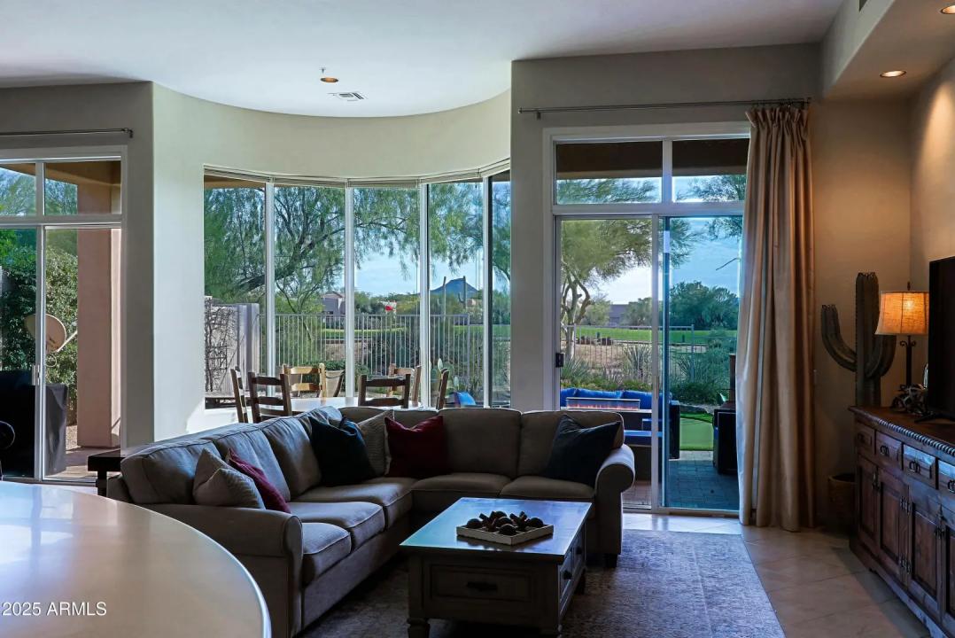 Real Estate Picture 12