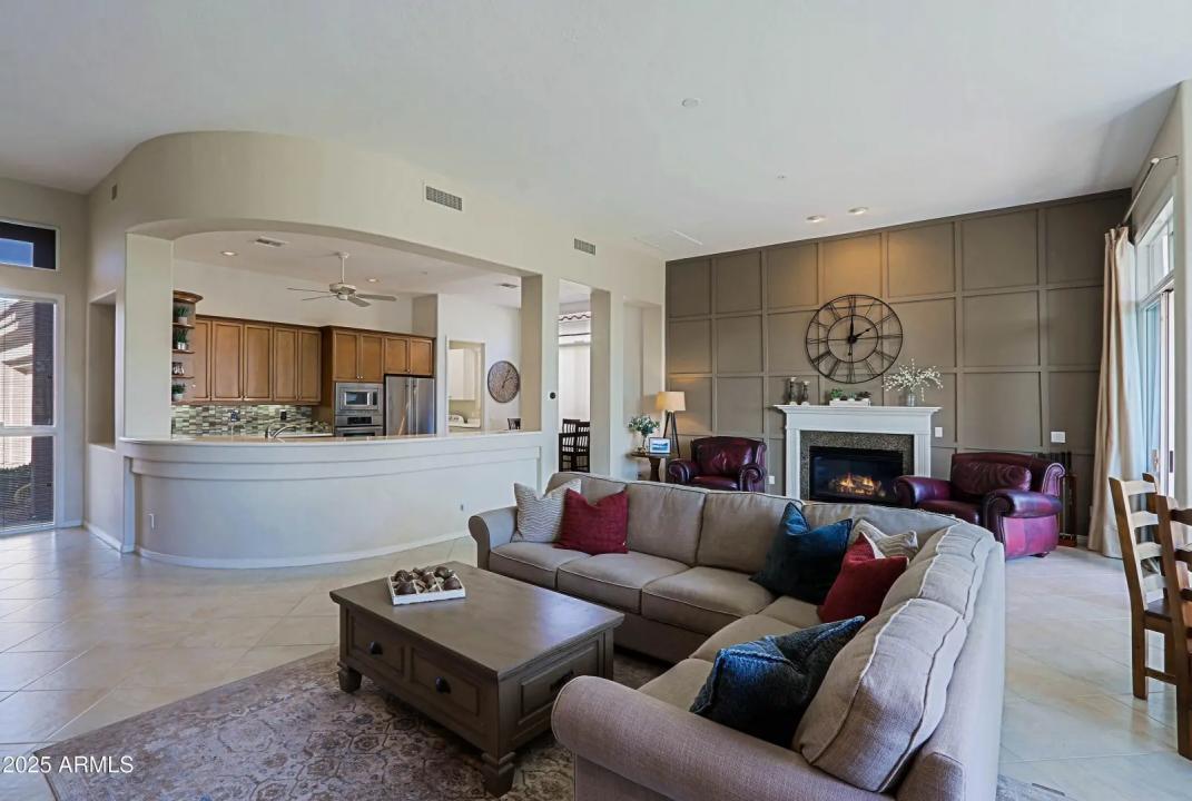 Real Estate Picture 14