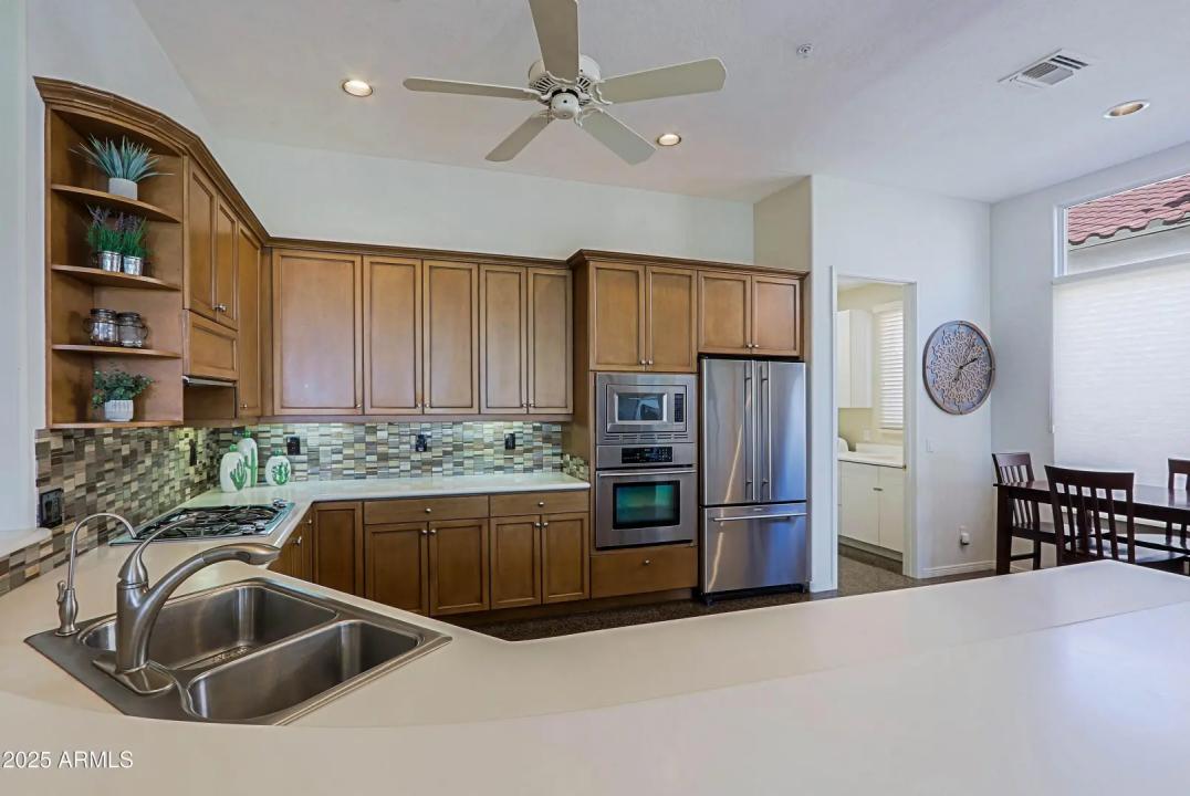 Real Estate Picture 16