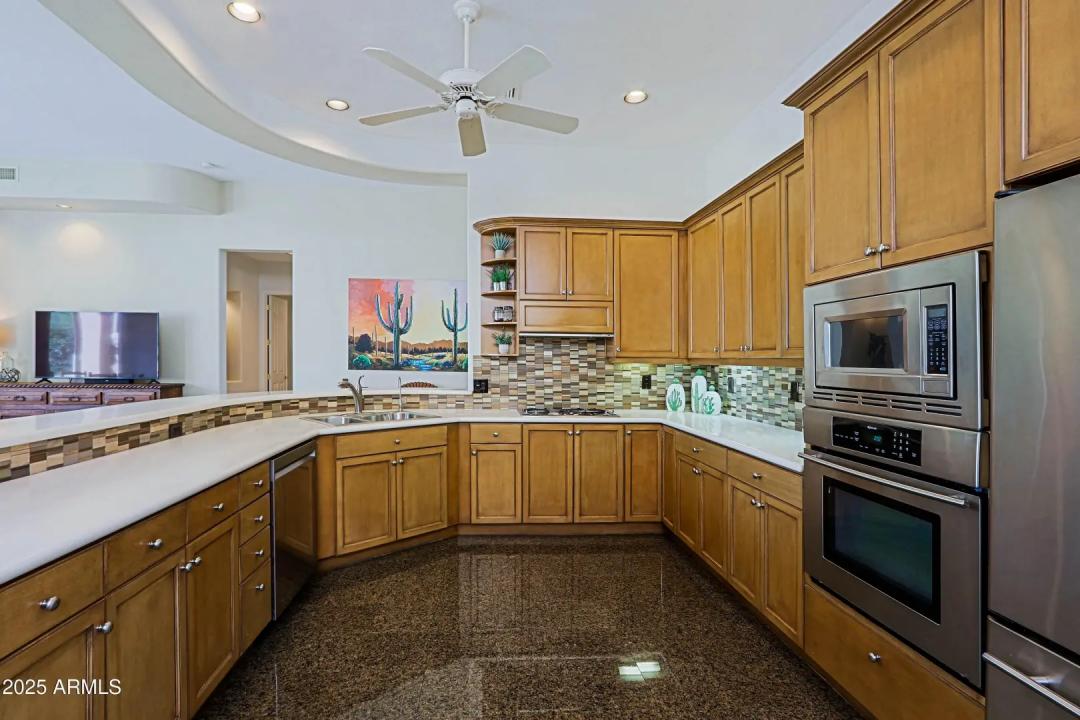 Real Estate Picture 17