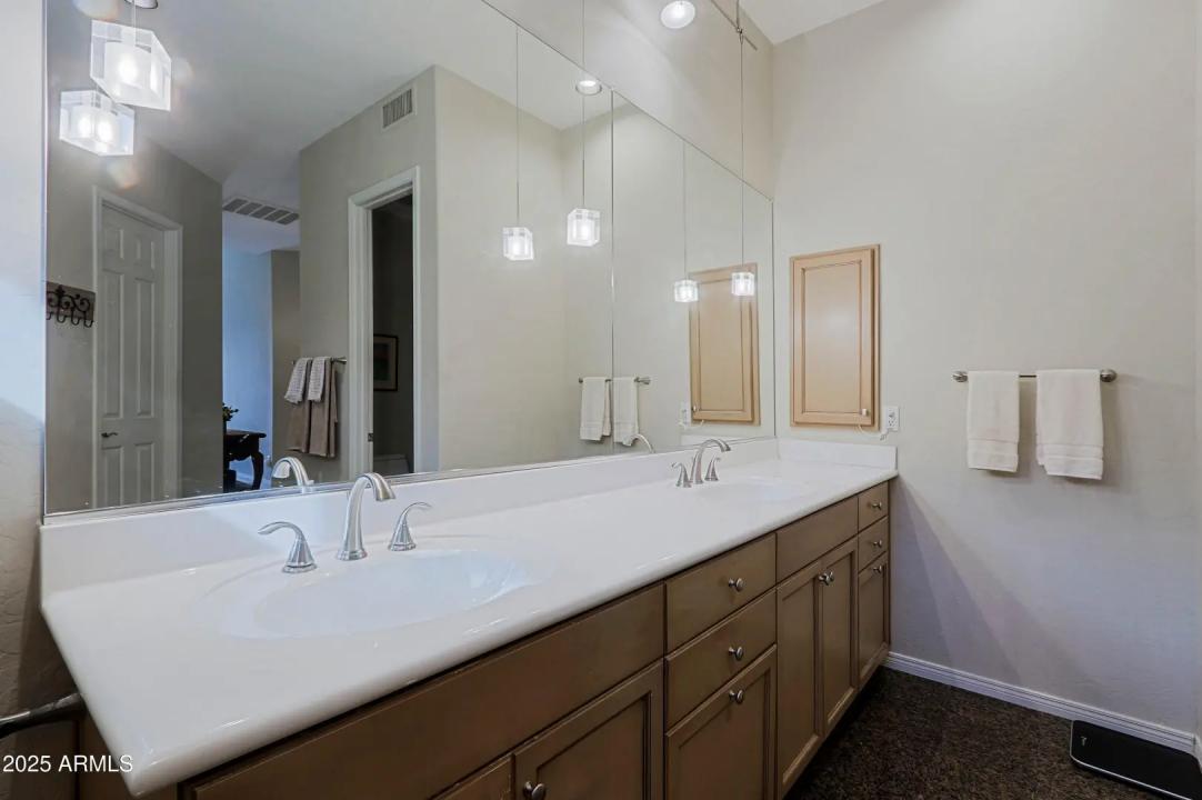 Real Estate Picture 27