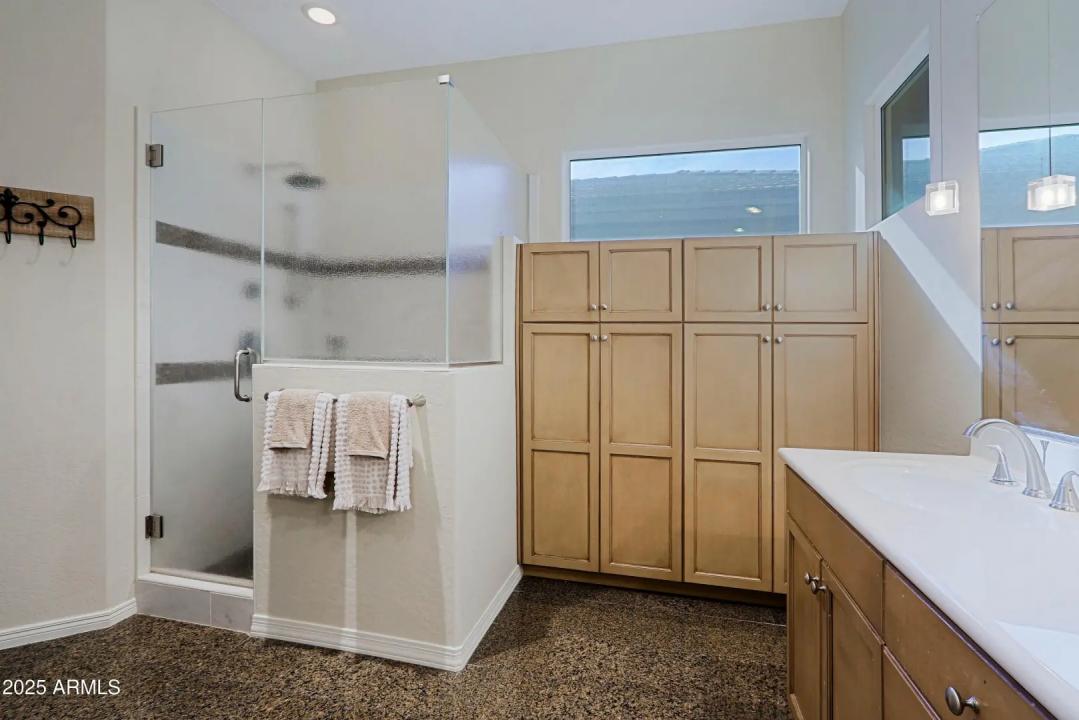 Real Estate Picture 28