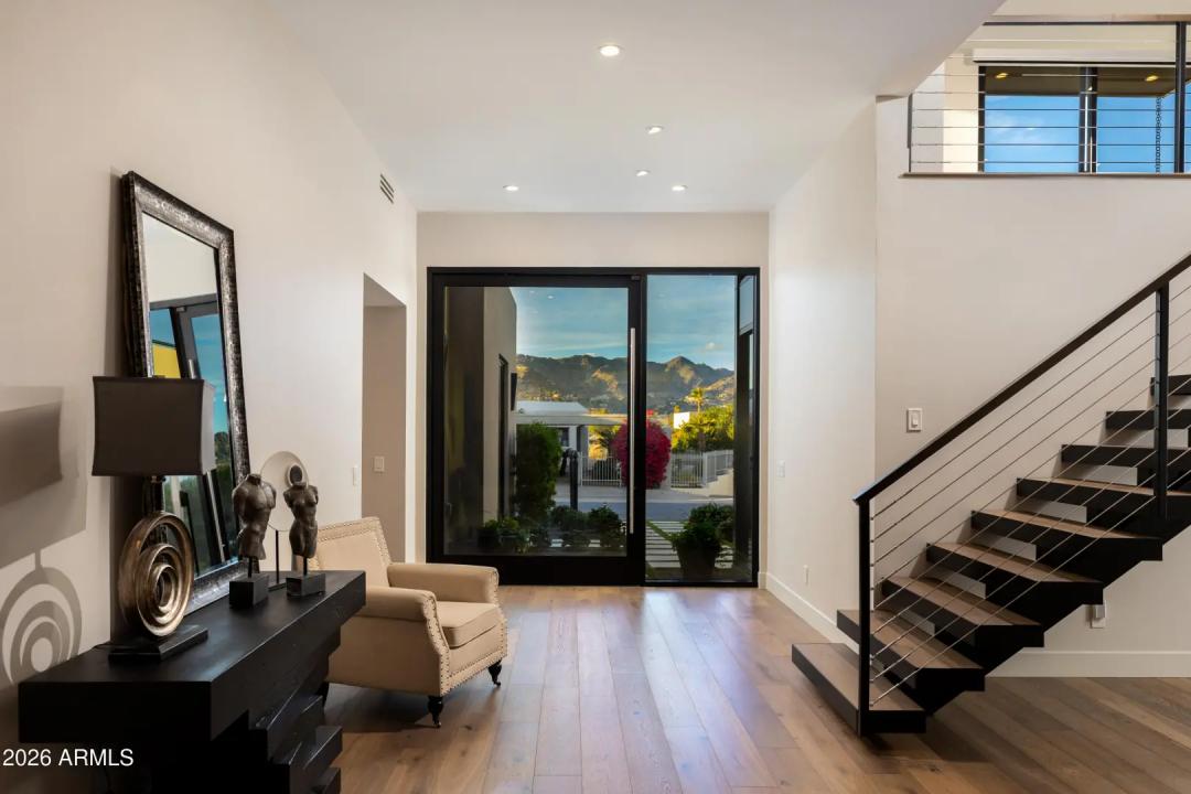 Real Estate Picture 3