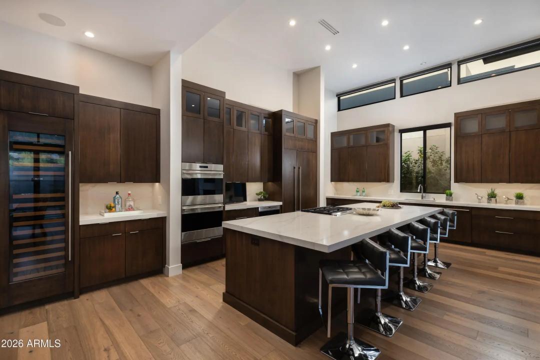 Real Estate Picture 6