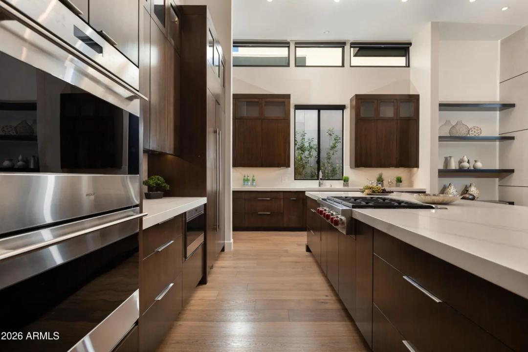 Real Estate Picture 7