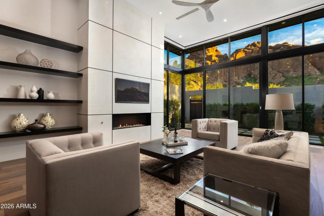 Real Estate Picture 9