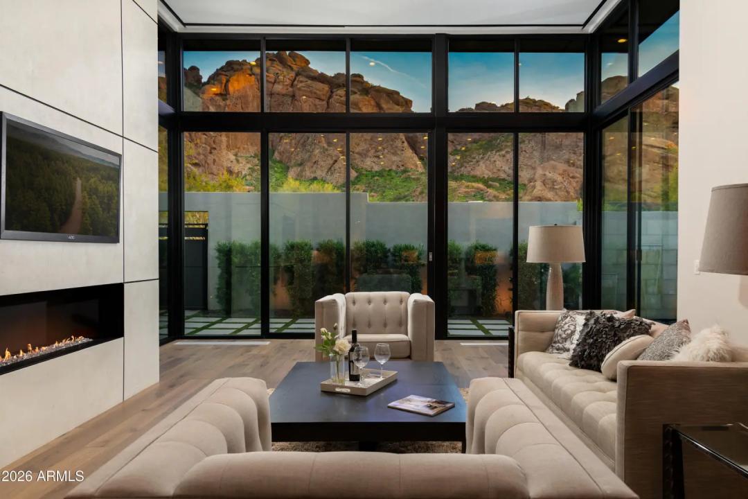 Real Estate Picture 10