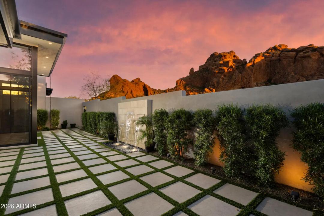 Real Estate Picture 22