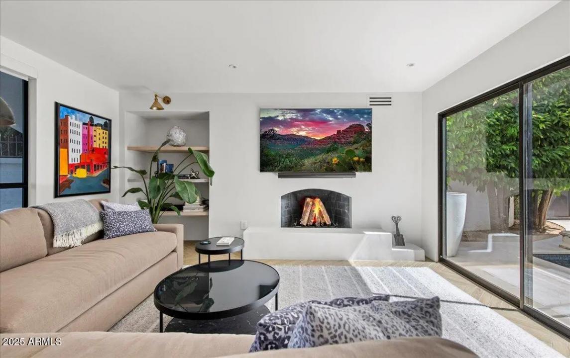 Real Estate Picture 4