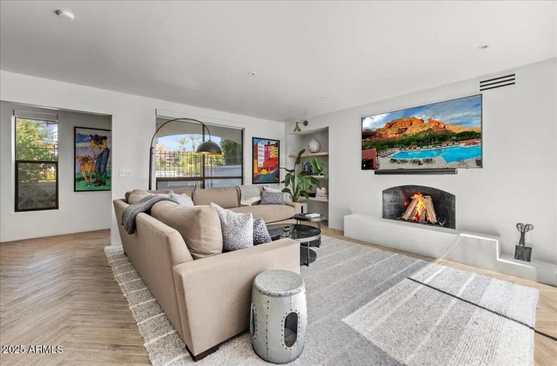 Real Estate Picture 5