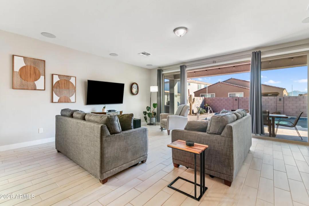 Real Estate Picture 22