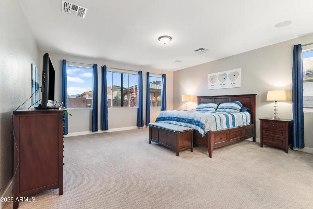 Real Estate Picture 30