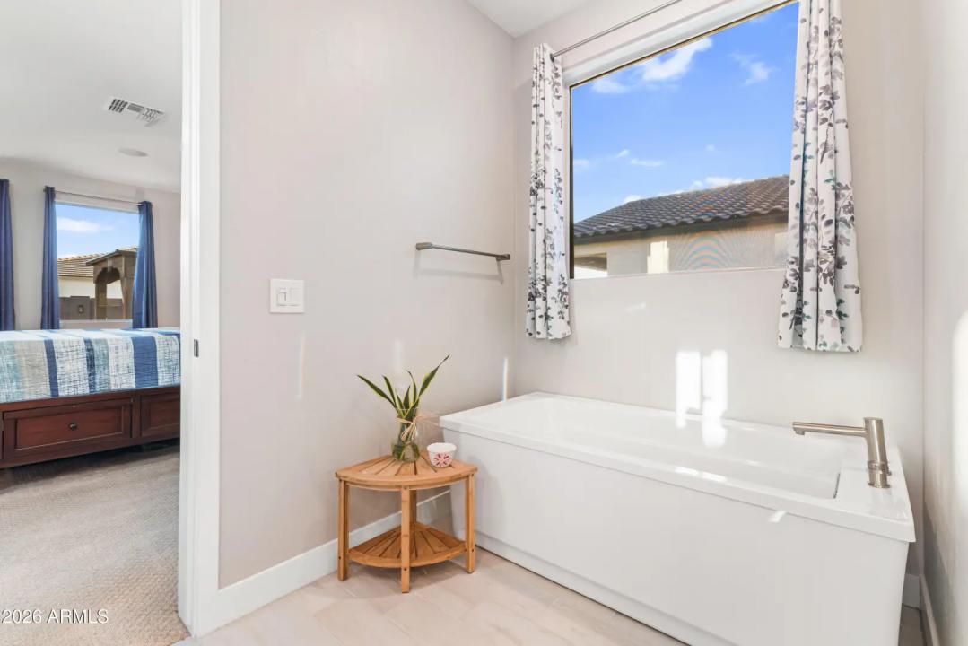 Real Estate Picture 32