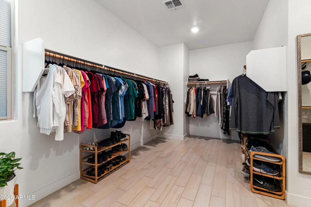 Real Estate Picture 28