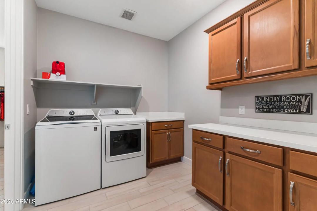 Real Estate Picture 27