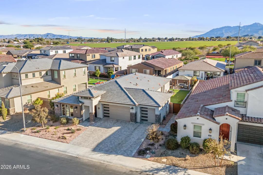 Real Estate Picture 43