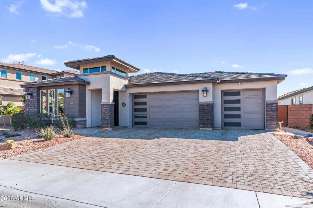 Real Estate Picture 3