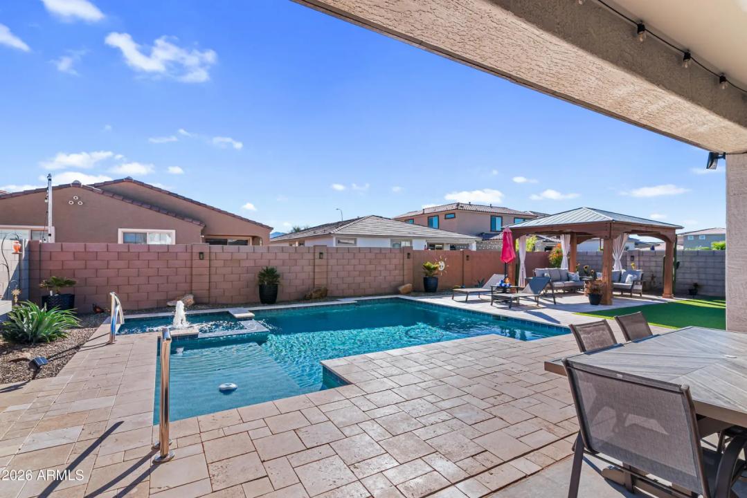 Real Estate Picture 6