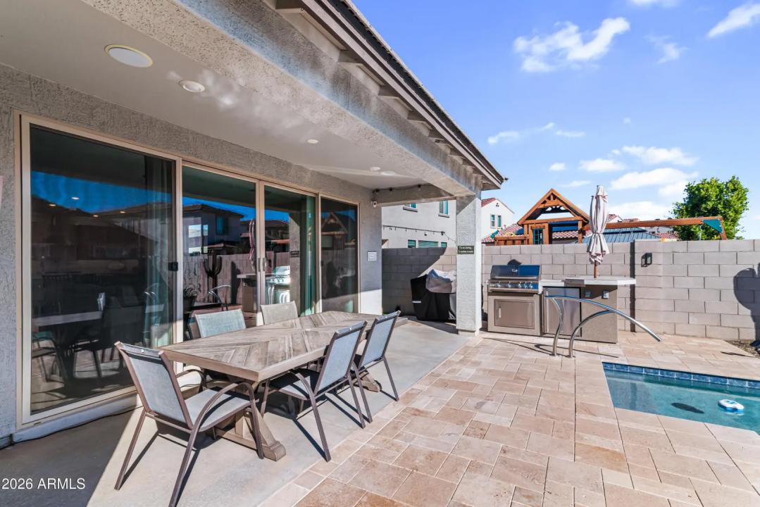 Real Estate Picture 10