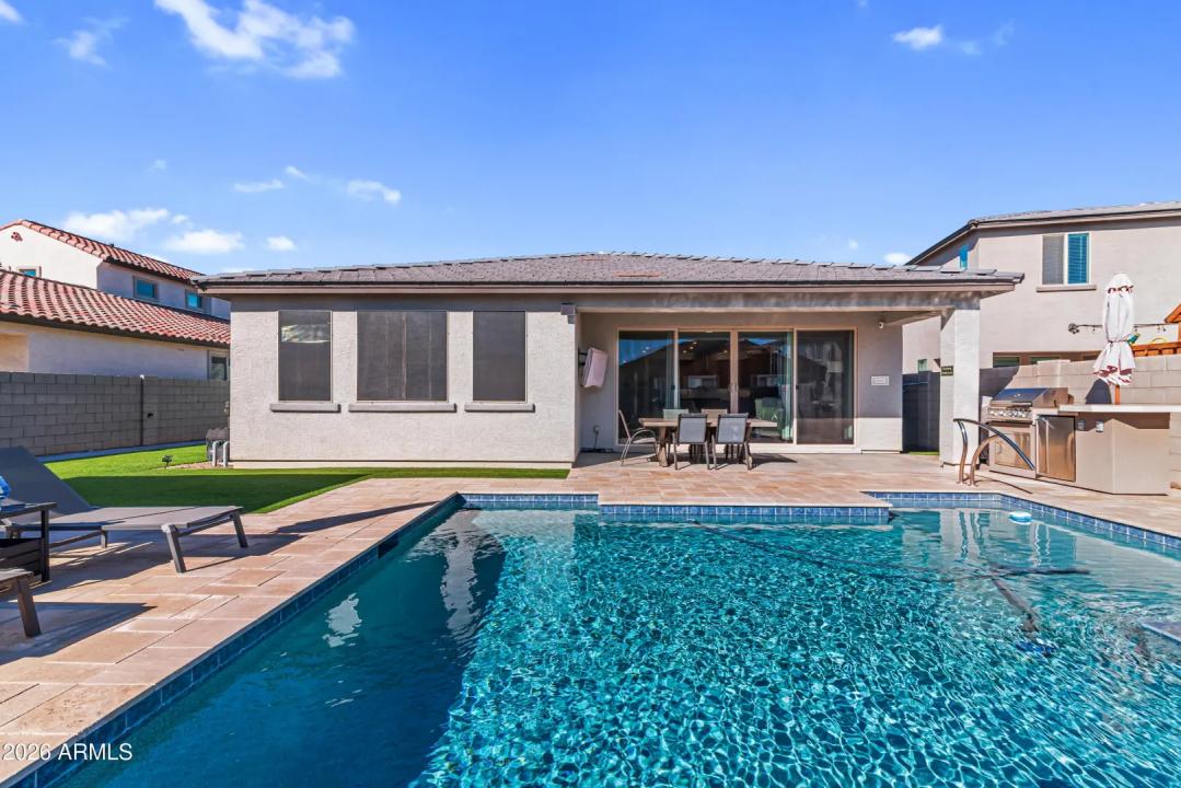 Real Estate Picture 7