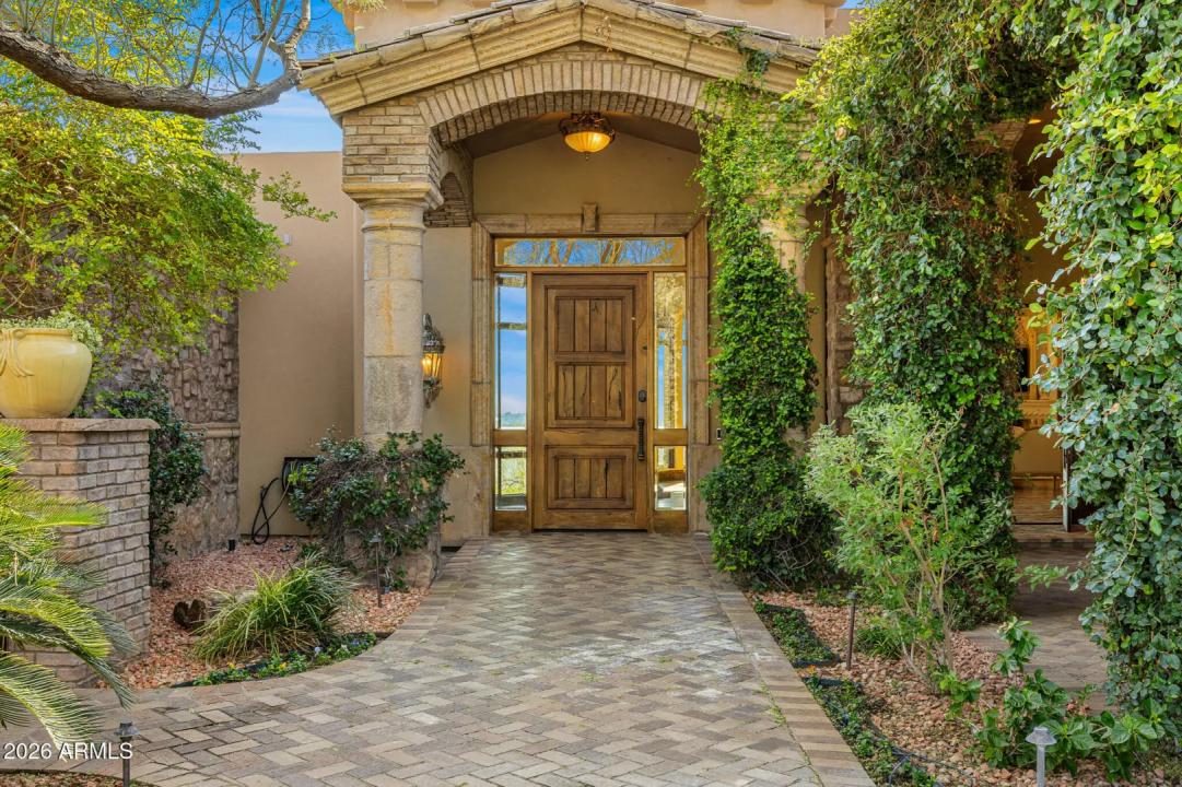 Real Estate Picture 8