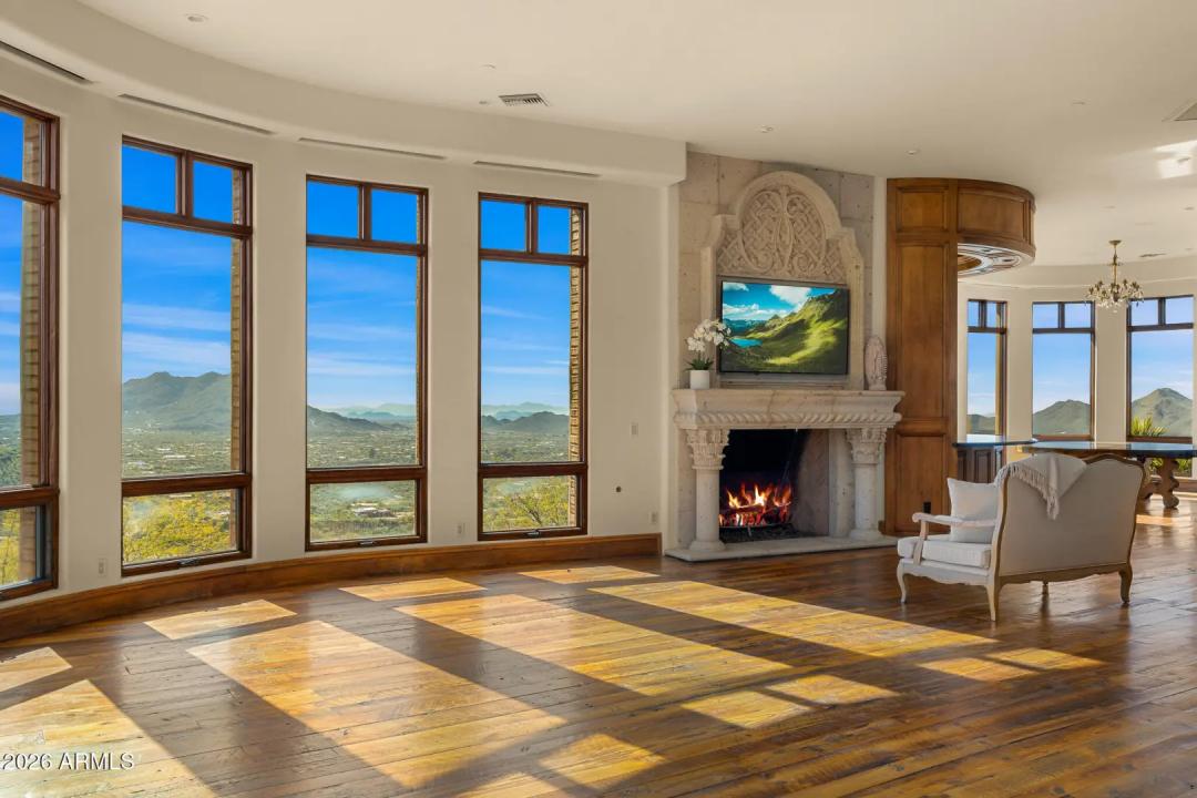 Real Estate Picture 11